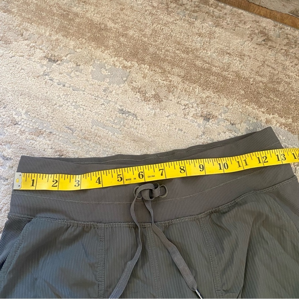 Lululemon Dance Studio Green Twill Joggers Pants Cuffed Tapered Leg Drawstring - Picture 7 of 9
